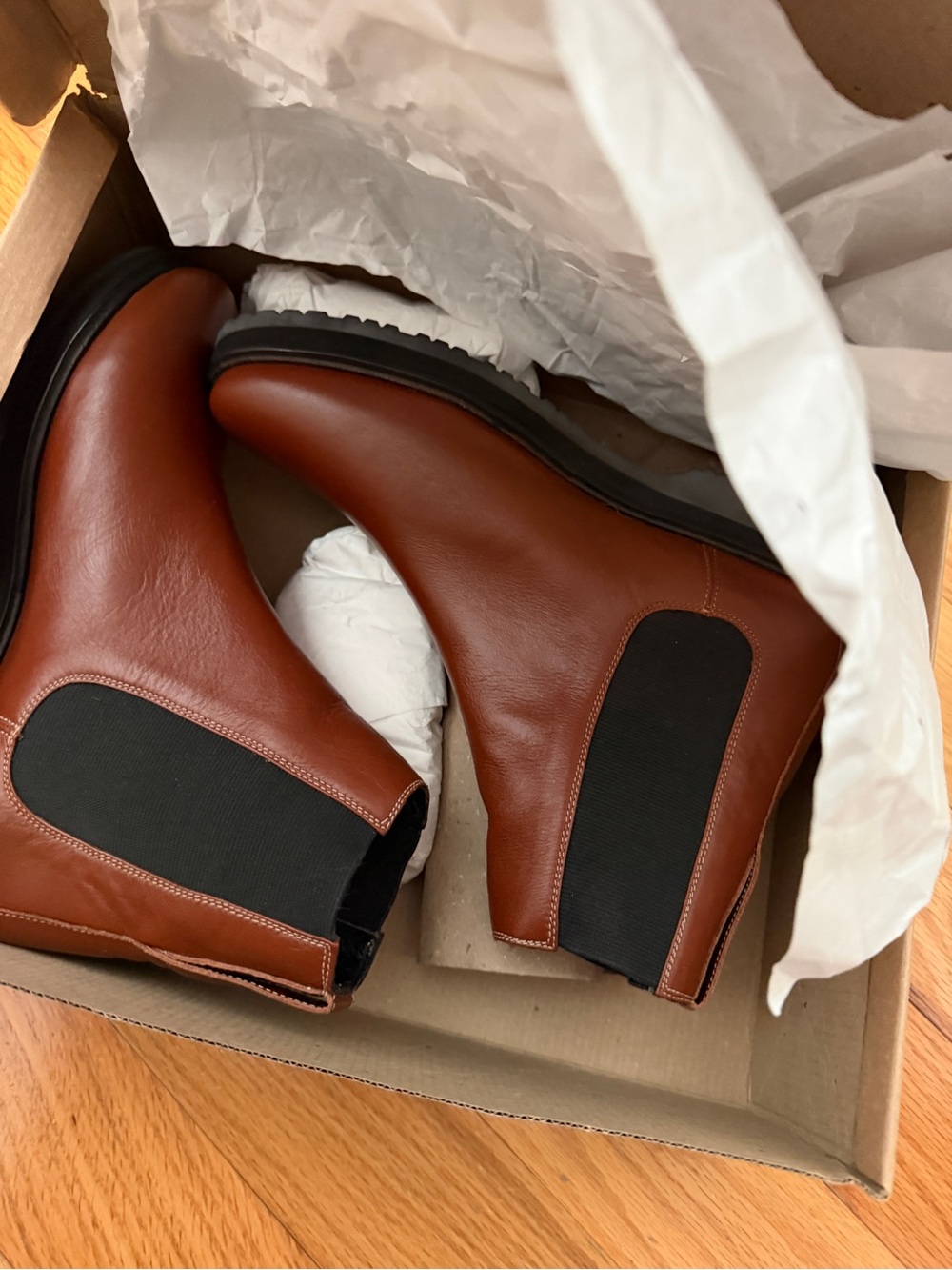 NEW w/box Mari Giudicelli LEA Rare Brown Leather Chelsea Lugg Boots